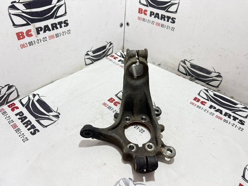 Кулак поворотный передний левый Nissan Rogue 2017 T32 QR25 2.5 40015-4CE0A Б/У