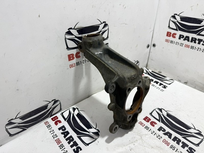 Кулак поворотный передний левый Rogue 2017 T32 QR25 2.5