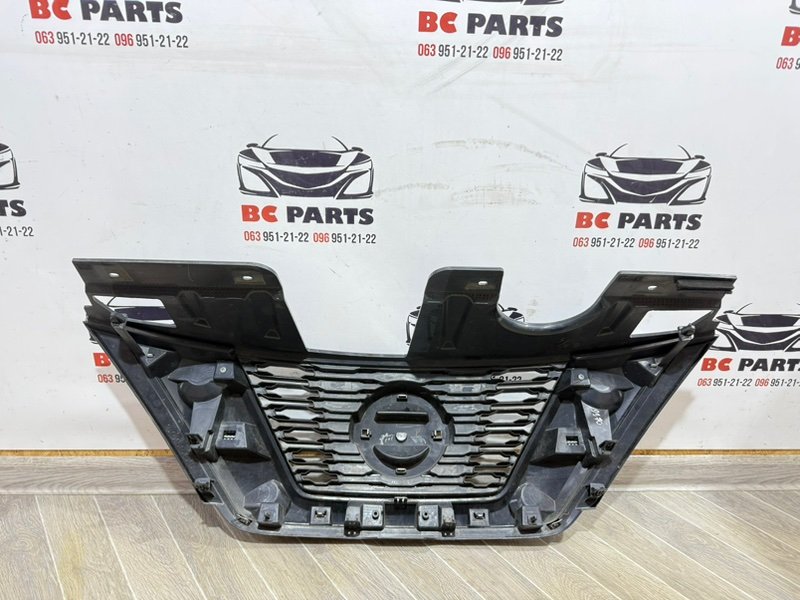 Решетка радиатора Rogue 2017 T32 QR25 2.5 Решетка радиатора Rogue 2017 T32 QR25 2.5