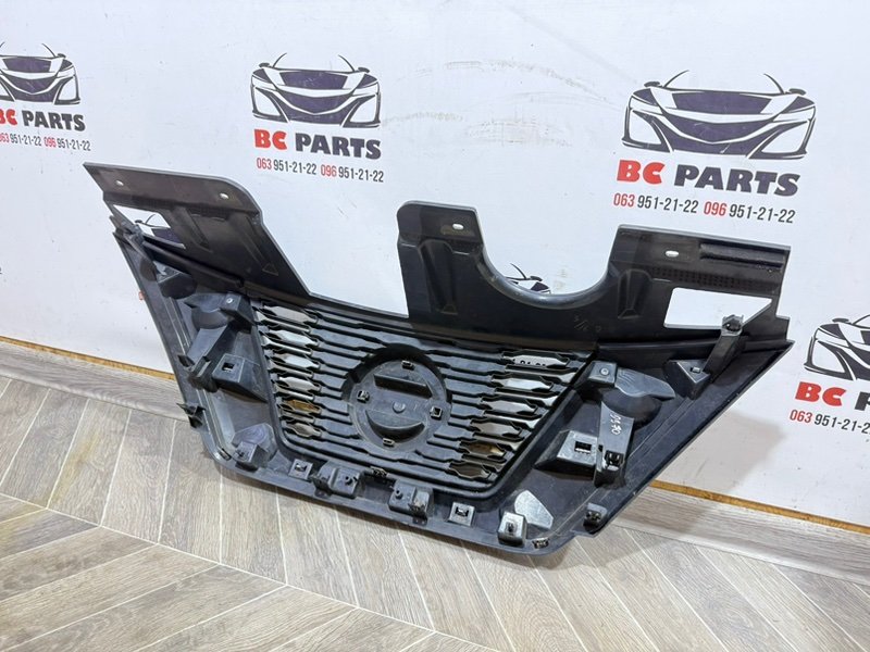 Решетка радиатора Rogue 2017 T32 QR25 2.5 Решетка радиатора Rogue 2017 T32 QR25 2.5