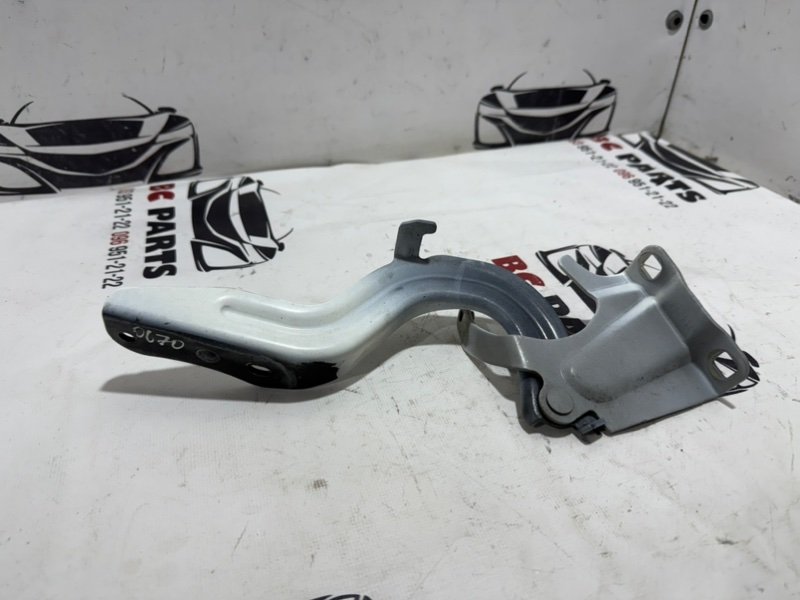 Петля капота правая Rogue 2017 T32 QR25 2.5 Петля капота правая Rogue 2017 T32 QR25 2.5