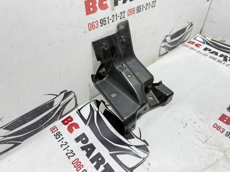 Кронштейн замка капота Rogue 2017 T32 QR25 2.5 Кронштейн замка капота Rogue 2017 T32 QR25 2.5