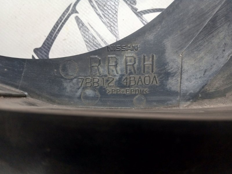 Брызговик задний правый Rogue 2017 T32 QR25 2.5