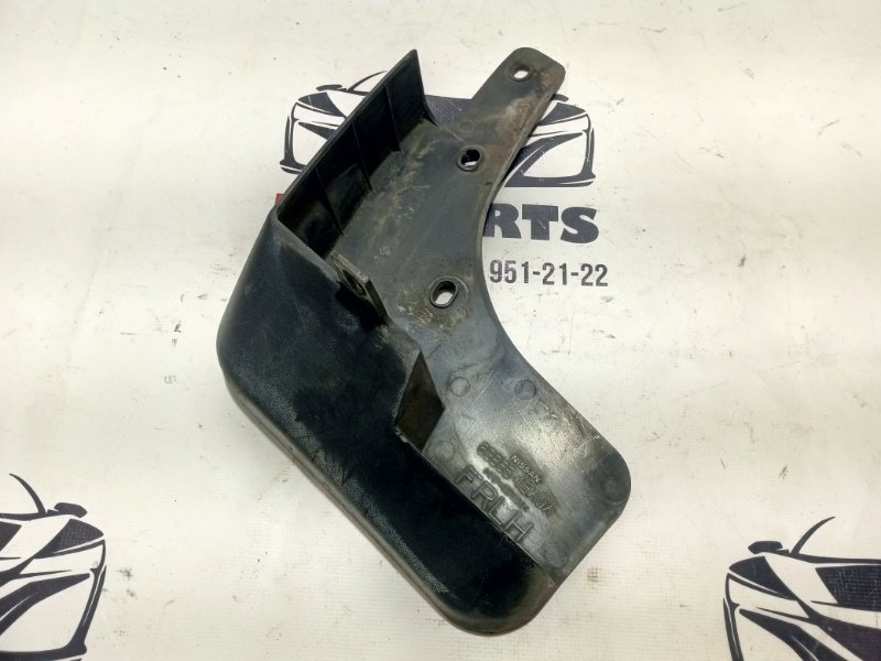 Брызговик передний левый Rogue 2017 T32 QR25 2.5