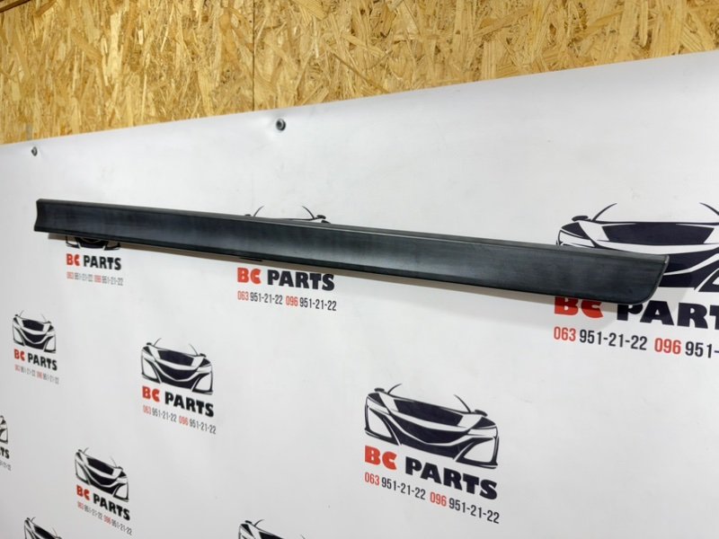 Накладка двери передняя правая Rogue 2017 T32 QR25 2.5 Накладка двери передняя правая Rogue 2017 T32 QR25 2.5