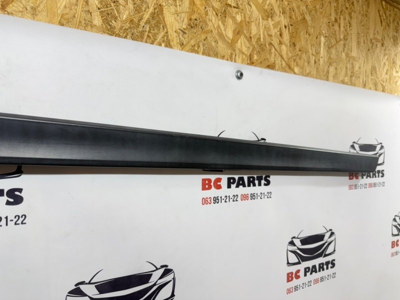 Накладка двери передняя правая Rogue 2017 T32 QR25 2.5 Накладка двери передняя правая Rogue 2017 T32 QR25 2.5