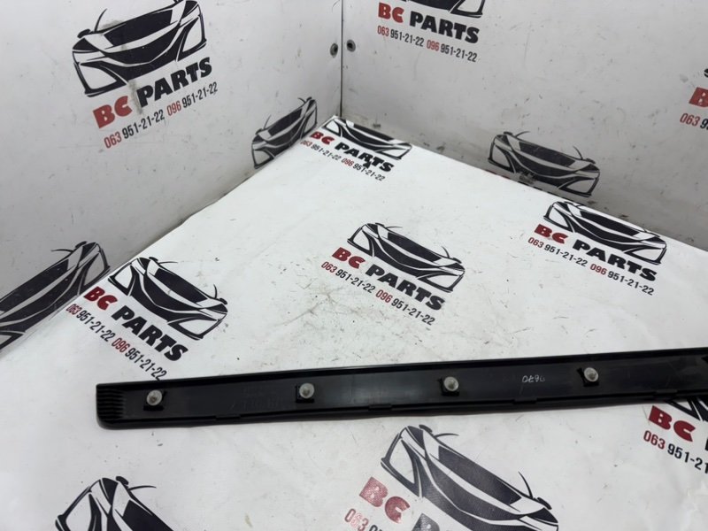 Накладка двери передняя правая Rogue 2017 T32 QR25 2.5 Накладка двери передняя правая Rogue 2017 T32 QR25 2.5