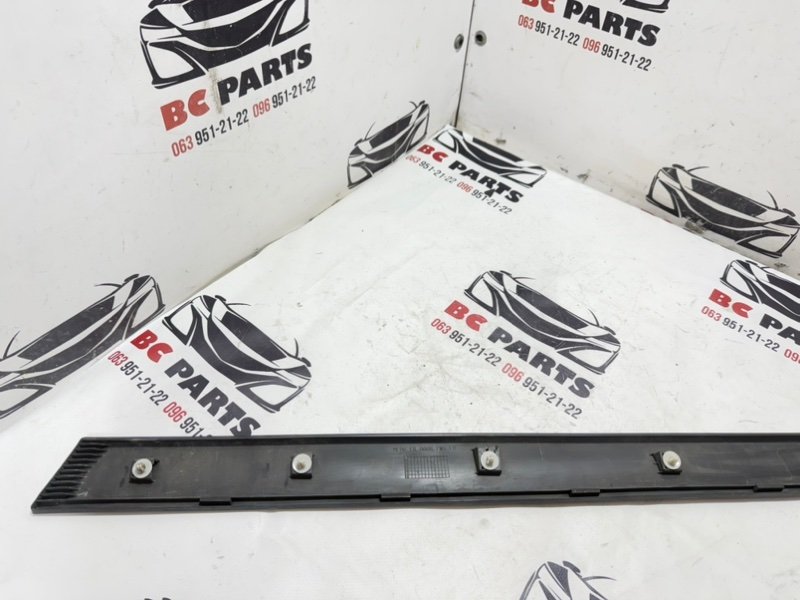 Накладка двери передняя левая Rogue 2017 T32 QR25 2.5