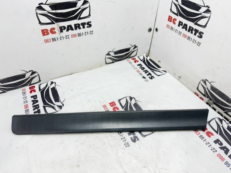 Накладка двери задняя правая Nissan Rogue 2017 T32 QR25 2.5 828764ce0a Б/У