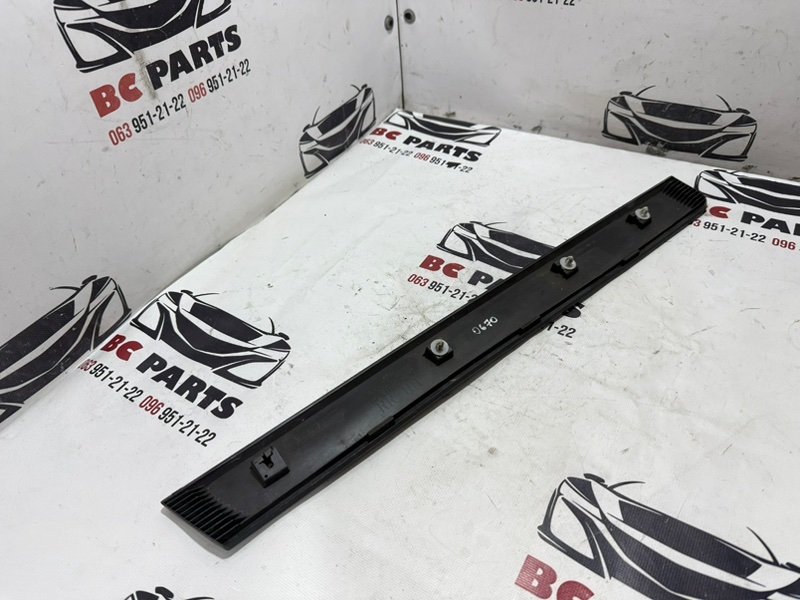 Накладка двери задняя правая Rogue 2017 T32 QR25 2.5