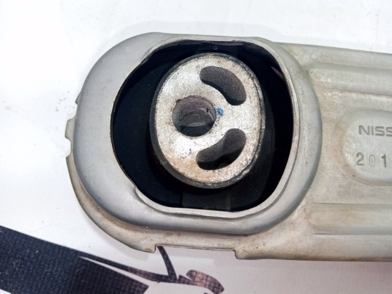 Подушка двигателя нижняя Nissan Rogue T32 QR25 2.5