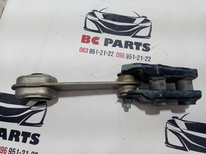 Подушка двигателя нижняя Rogue 2017 T32 QR25 2.5