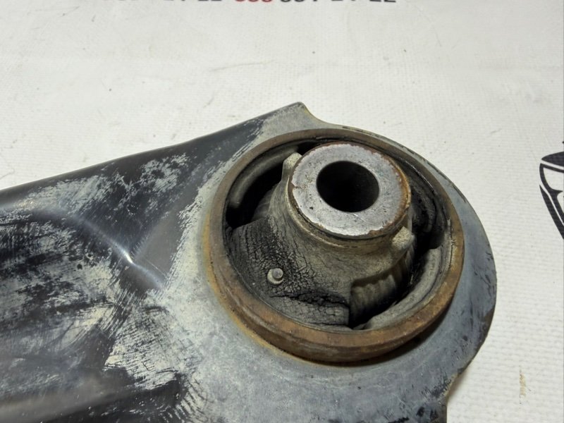 Рычаг подвески нижний передний правый Rogue 2017 T32 QR25 2.5