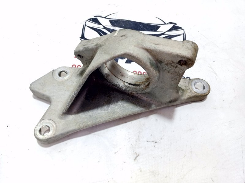 Кронштейн полуоси Nissan Rogue T32 QR25 2.5