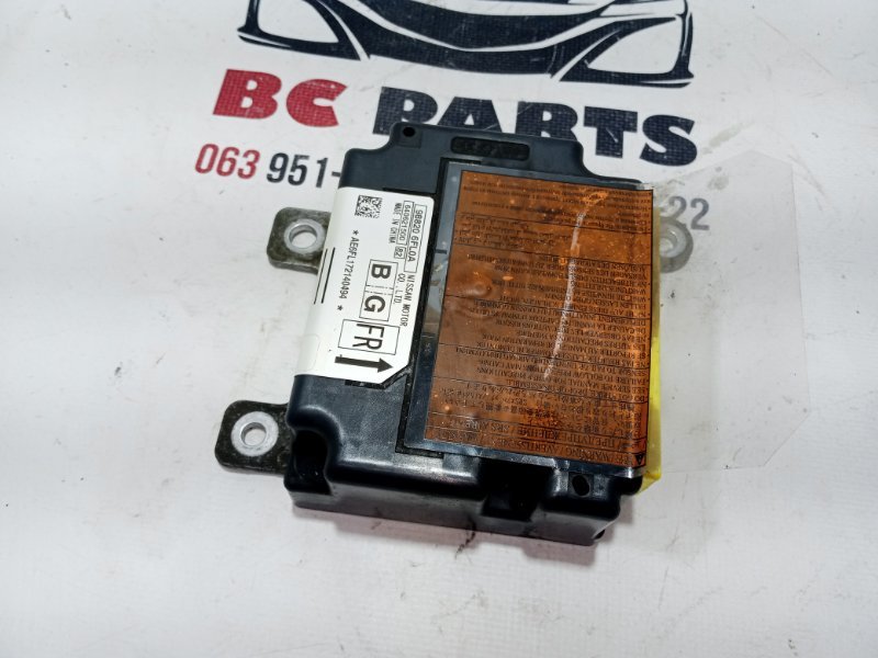 Блок управления SRS Nissan Rogue 2017 T32 QR25 2.5 988206FL0A Б/У