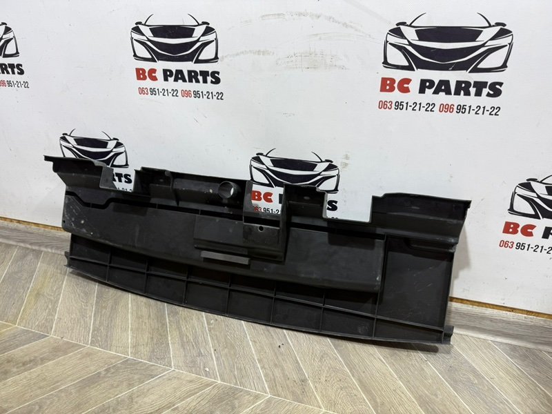 Дефлектор радиатора Rogue 2017 T32 QR25 2.5 Дефлектор радиатора Rogue 2017 T32 QR25 2.5