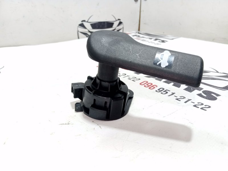 Ручка открывания капота Nissan Rogue T33 1.5 Ручка открывания капота Nissan Rogue T33 1.5