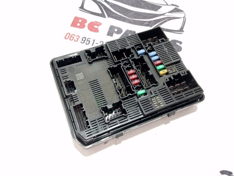 Блок предохранителей под капот Nissan Rogue 2021 T33 2.5 284B76RA0A Б/У