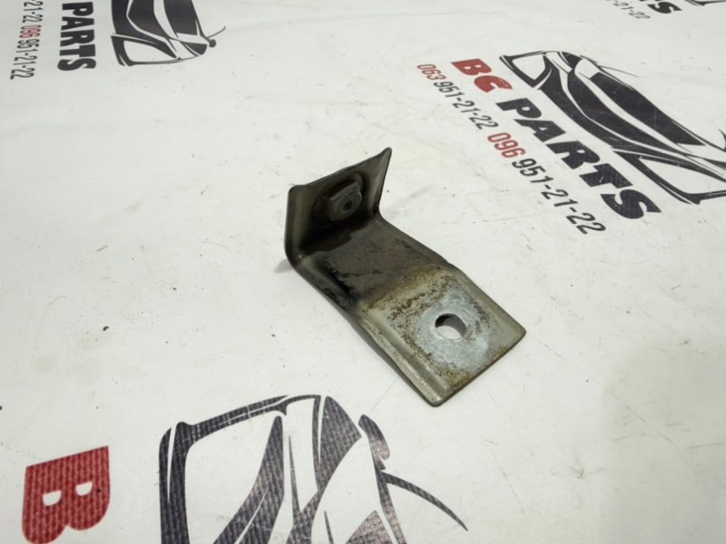 Кронштейн крыла передний левый Volkswagen Tiguan 2.0