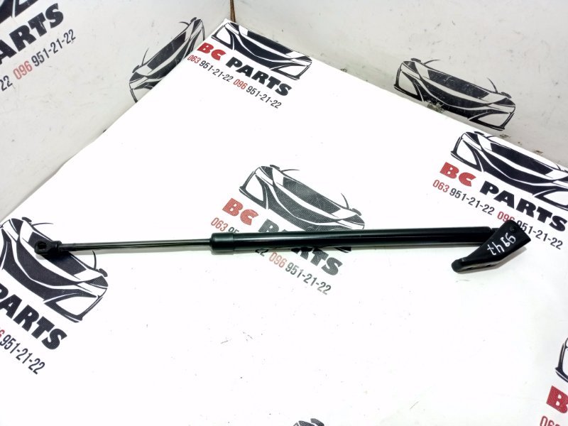 Амортизатор двери багажника правый Rogue 2021 T33 2.5