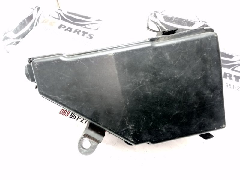 Корпус блока предохранителей Nissan Rogue T33 2.5