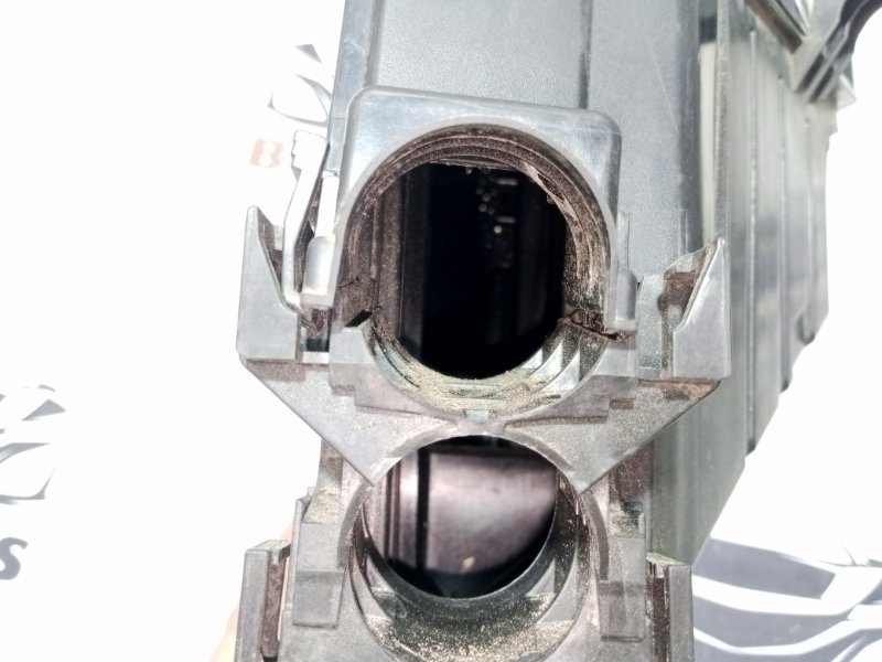 Корпус блока предохранителей Rogue 2021 T33 2.5