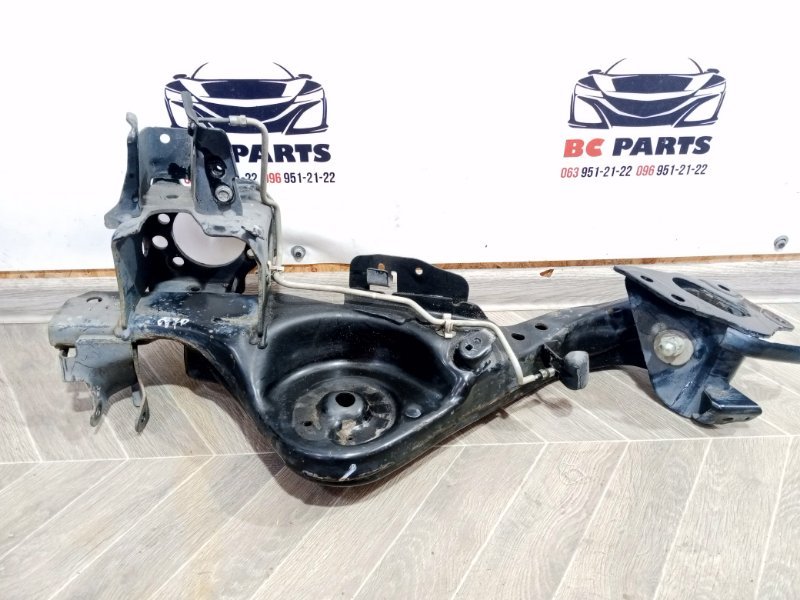 Рычаг подвески задний левый Nissan Rogue 2017 T32 QR25 2.5 555024BA0A Б/У