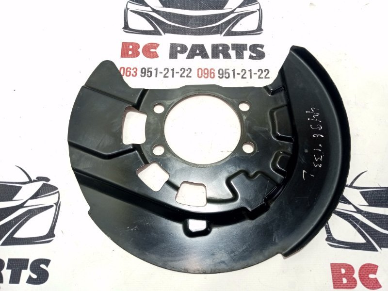 Запчасть защита тормозного диска передняя левая Nissan Rogue 2021 T33 2.5 411616RA0A Б/У Защита тормозного диска передняя левая Nissan Rogue 2021 T33 2.5 411616RA0A Б/У