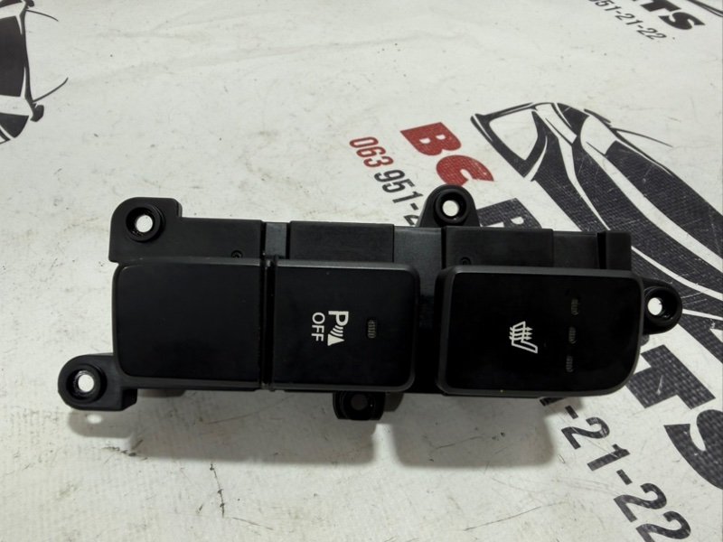 Кнопка Hyundai Santa Fe 2013-2019 933152w200 Б/У