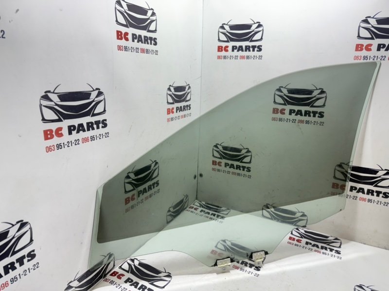 Стекло двери переднее правое Rogue 2017 T32 QR25 2.5