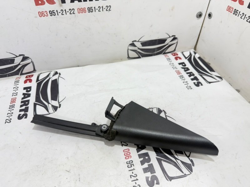 Накладка двери задняя левая Nissan Rogue 2021 T33 2.5 822356RA0A Б/У