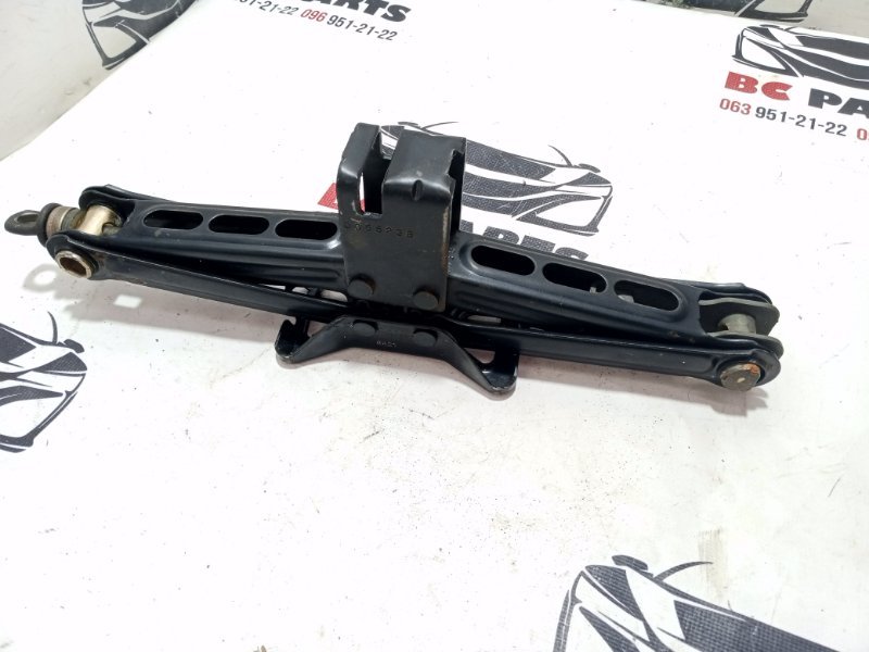 Запчасть домкрат Subaru Tribeca 2004-2007 97032AG05B Б/У Домкрат Subaru Tribeca 2004-2007 97032AG05B Б/У