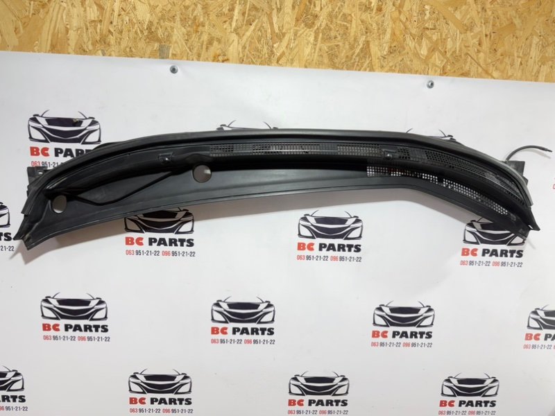 Запчасть жабо Nissan Kicks 2021 1.6 668625RB0A Б/У Жабо Nissan Kicks 2021 1.6 668625RB0A Б/У