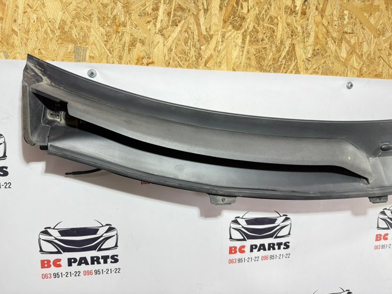 Жабо Nissan Rogue T33 1.5