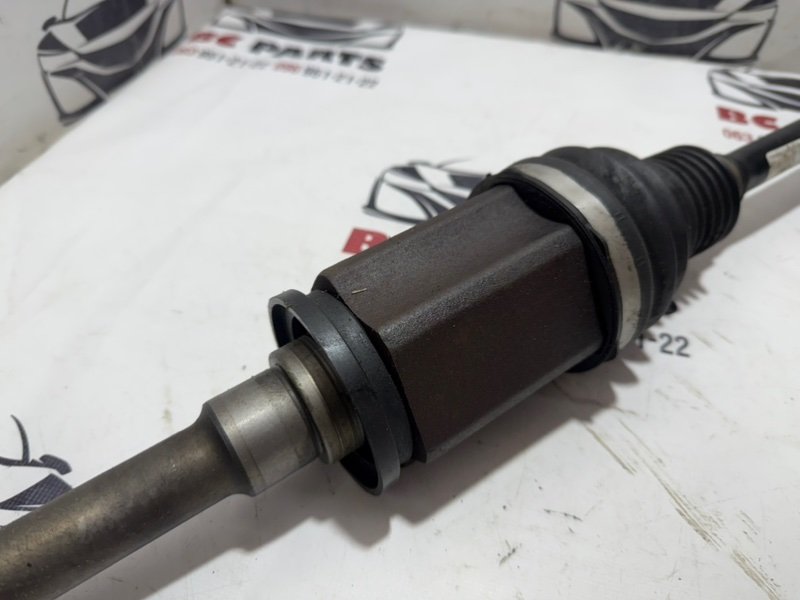 Привод ( полуось) передний правый 7 2008-2015 F02 4.4