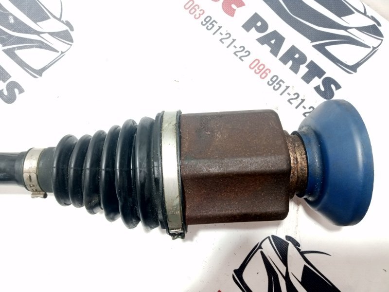 Привод ( полуось) передний правый Q3 2019-2025 83A 2.0