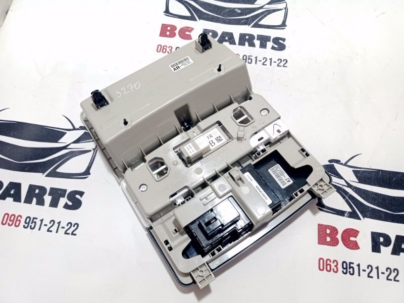 Плафон подсветки салона Rogue 2021 T33 2.5 Плафон подсветки салона Rogue 2021 T33 2.5