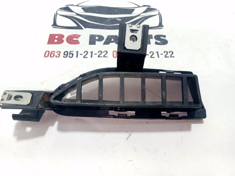 Решетка в бампер передняя правая Rogue 2021 T33 2.5 Решетка в бампер передняя правая Rogue 2021 T33 2.5