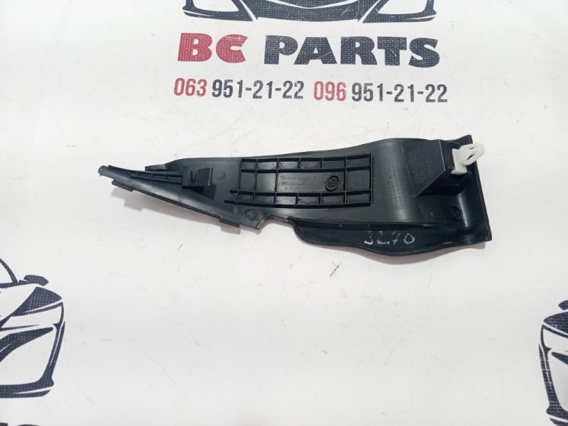 Уголок жабо левый Nissan Rogue T33 2.5