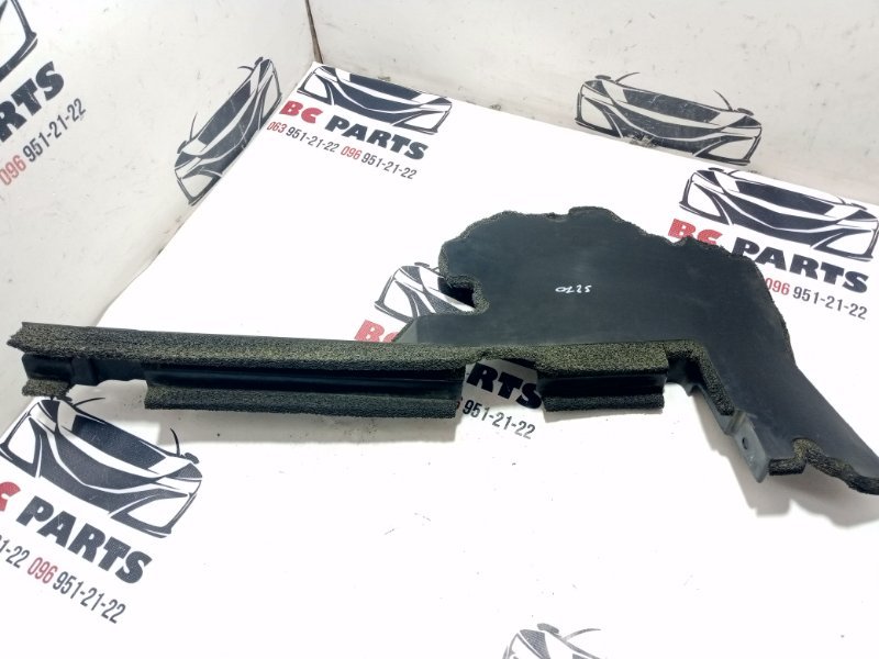 Дефлектор радиатора правый Rogue 2021 T33 2.5 Дефлектор радиатора правый Rogue 2021 T33 2.5