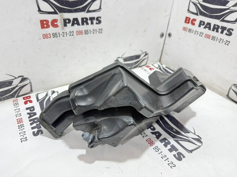 Запчасть резонатор воздушного фильтра Nissan Rogue 2021 T33 2.5 16585-6RA0A Б/У Резонатор воздушного фильтра Nissan Rogue 2021 T33 2.5 16585-6RA0A Б/У