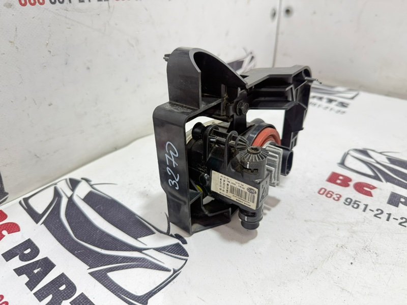 Фара противотуманная передняя правая Rogue 2021 T33 2.5