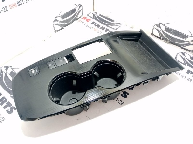 Накладка центральной консоли Nissan Rogue 2021 T33 2.5 969416RR0A Б/У