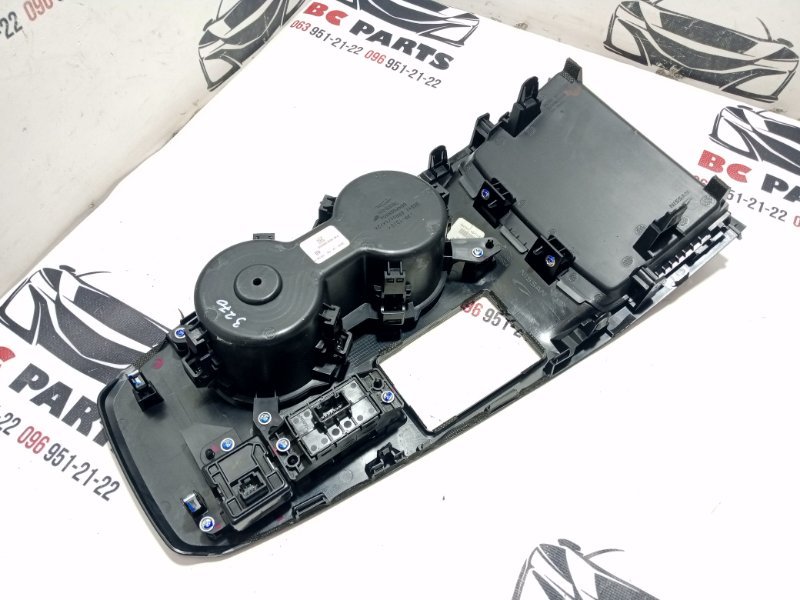 Накладка центральной консоли Rogue 2021 T33 2.5