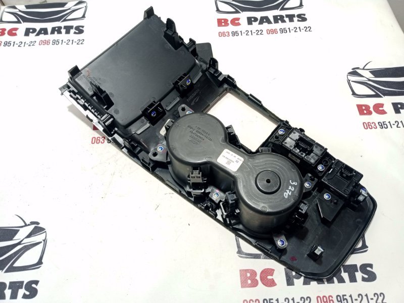 Накладка центральной консоли Rogue 2021 T33 2.5