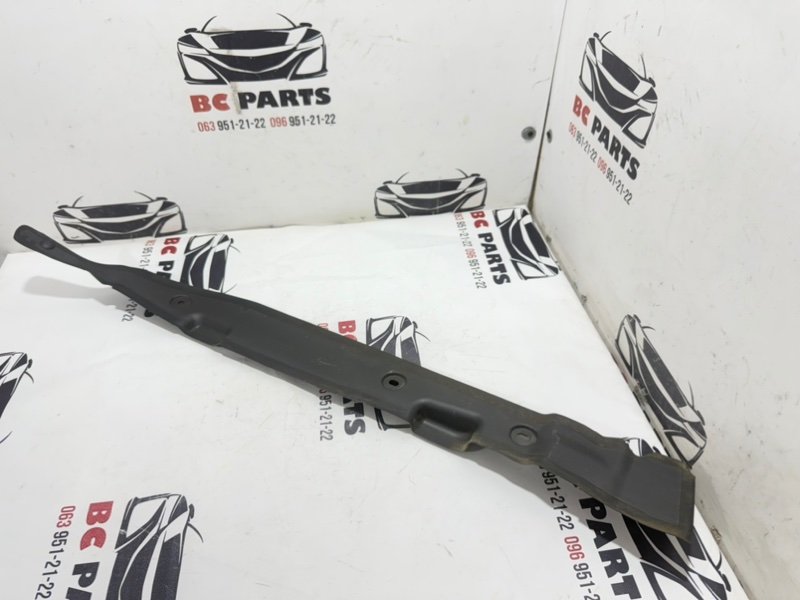 Пыльник крыла передний правый Rogue 2021 T33 2.5