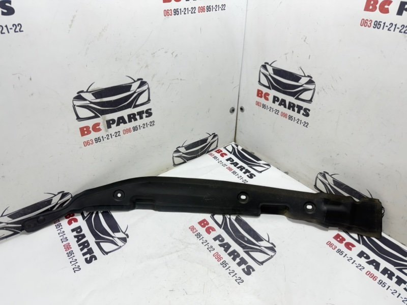 Пыльник крыла передний правый Nissan Rogue T33 2.5