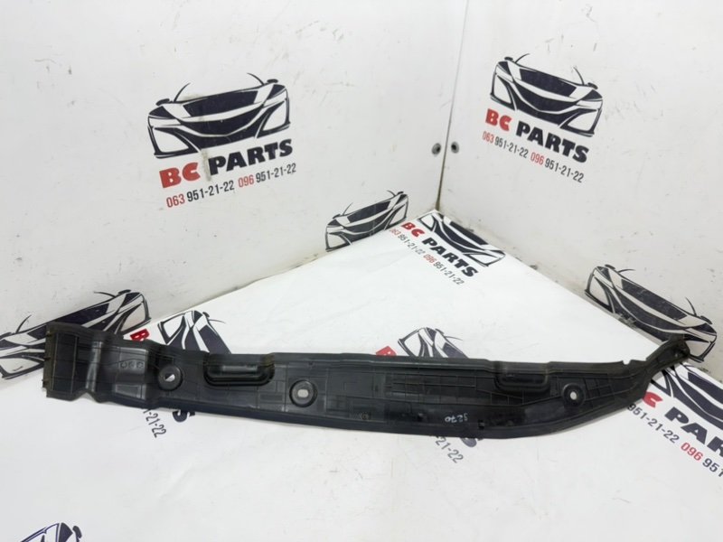 Пыльник крыла передний левый Rogue 2021 T33 2.5