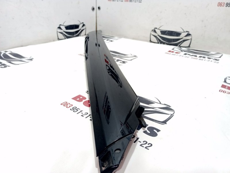Накладка передней стойки левая Rogue 2021 T33 2.5