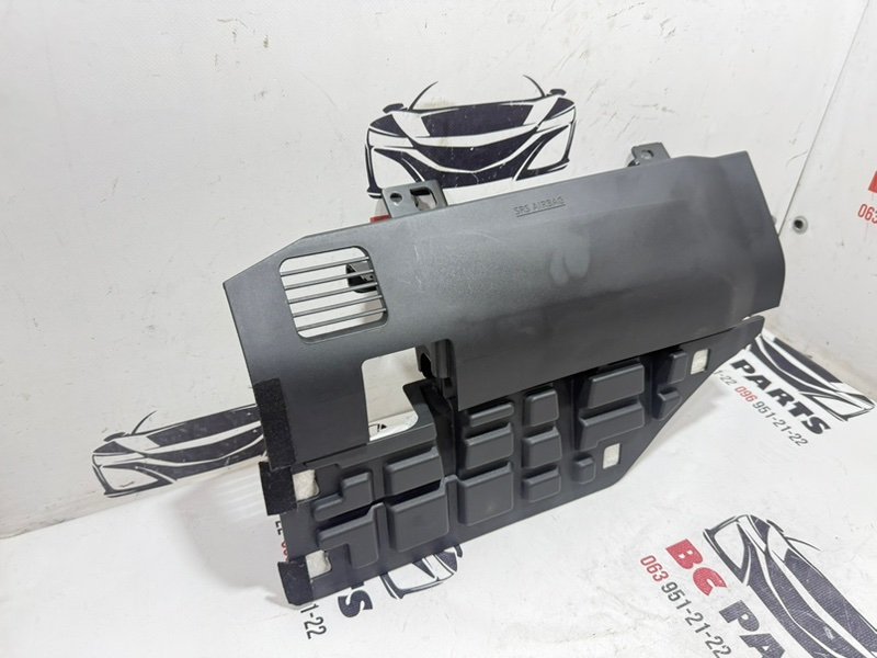 Подушка безопасности в колени передняя правая Rogue 2021 T33 2.5